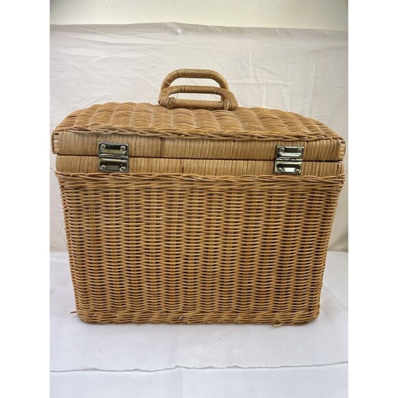 Vtg Picnic Basket Wicker Rattan Handmade Lock Handle Lined Tropical Fish 15X13 - Picture 5 of 13